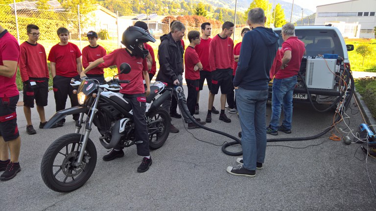 e5-Jugendprojekt_E-Moped (3).jpg